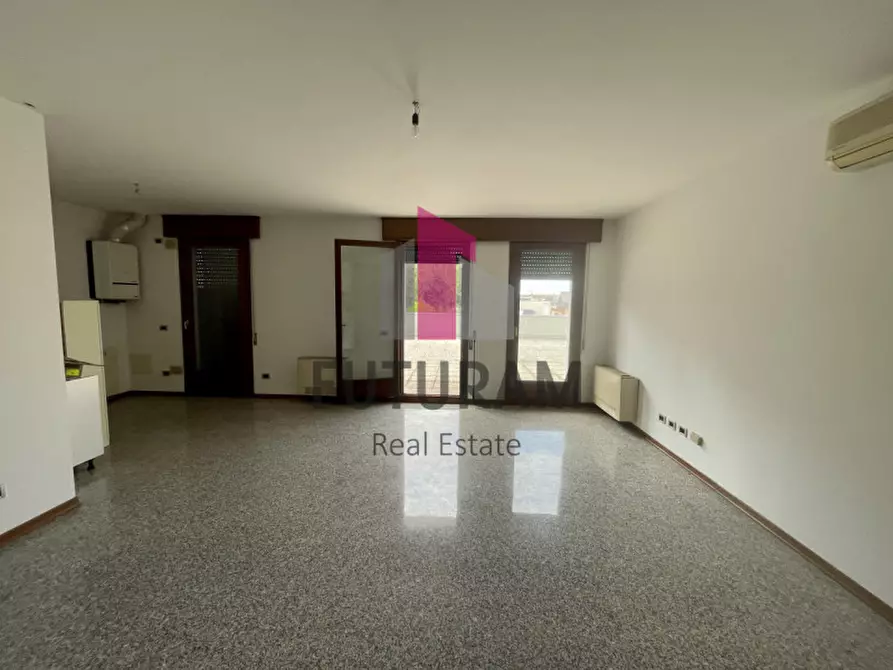 Immagine 15 di Ufficio in affitto  a Noventa Padovana