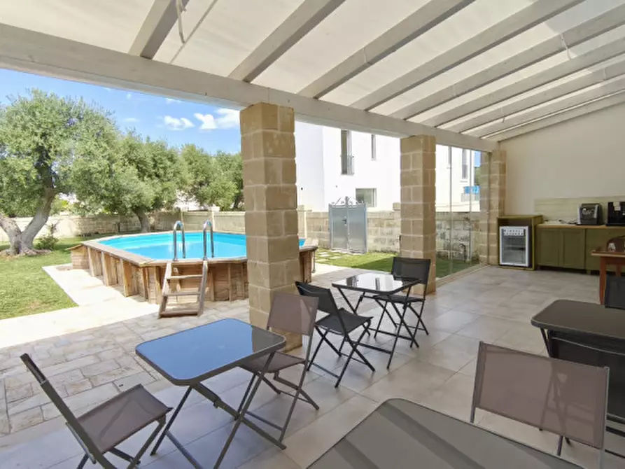 Immagine 2 di Villa in vendita  a Fasano