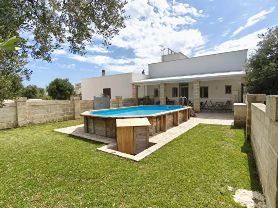 Immagine 7 di Villa in vendita  a Fasano