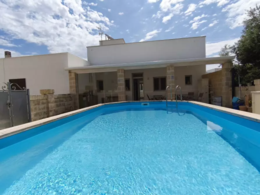 Immagine 8 di Villa in vendita  a Fasano