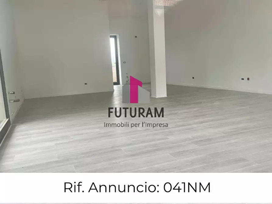 Immagine 1 di Negozio in vendita  a Dolo