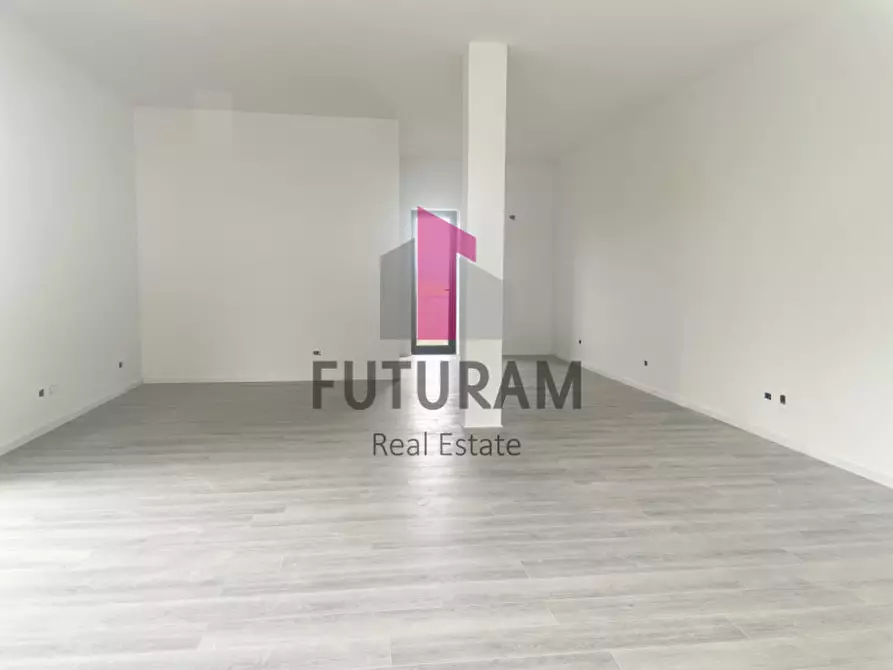 Immagine 4 di Negozio in vendita  a Dolo