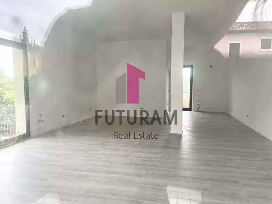 Immagine 6 di Negozio in vendita  a Dolo