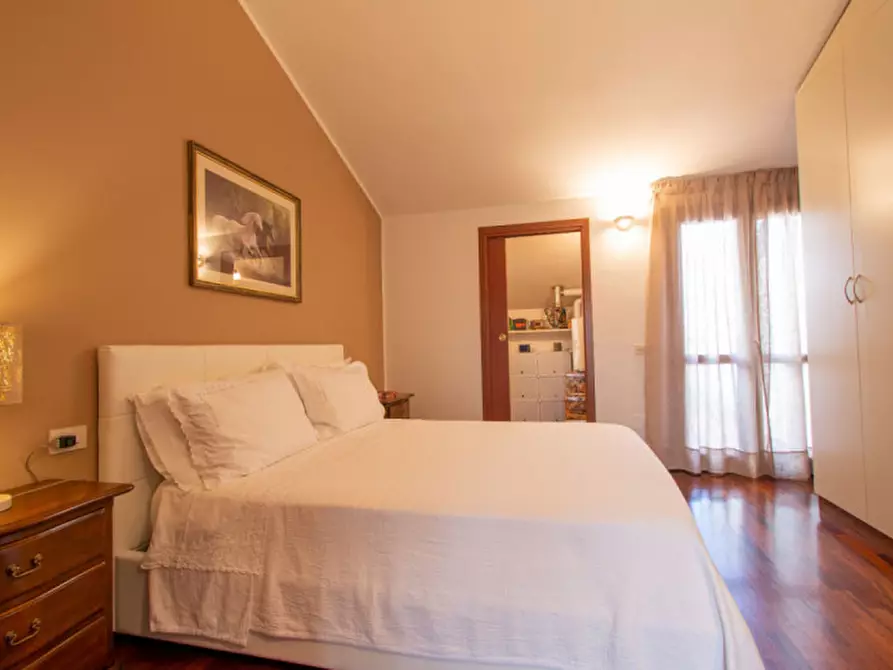 Immagine 5 di Appartamento in vendita  in via montalese a Prato