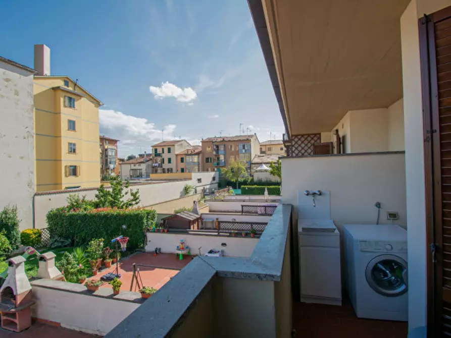 Immagine 9 di Appartamento in vendita  in via montalese a Prato