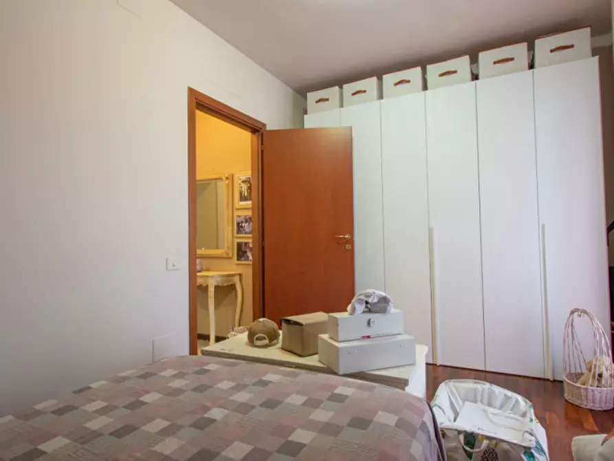 Immagine 10 di Appartamento in vendita  in via montalese a Prato