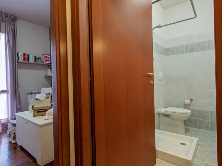 Immagine 12 di Appartamento in vendita  in via montalese a Prato