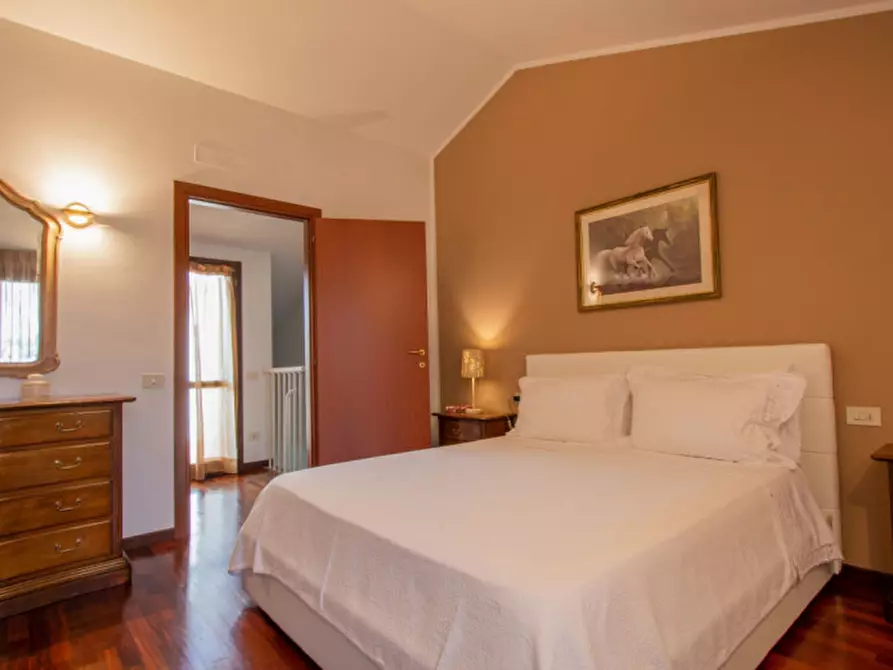 Immagine 14 di Appartamento in vendita  in via montalese a Prato