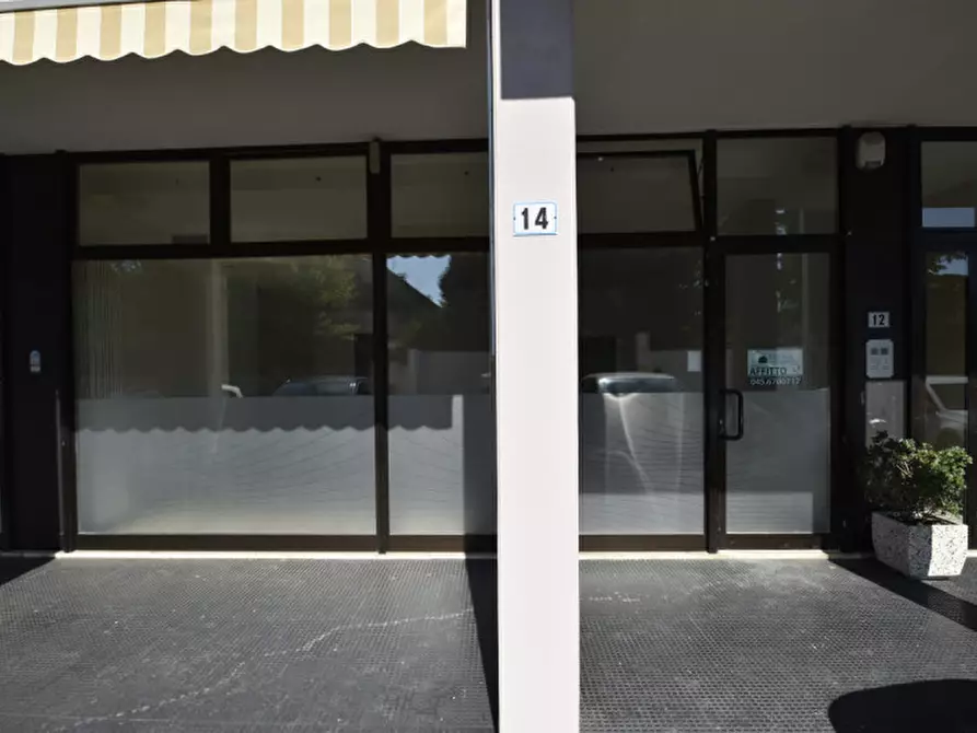 Immagine 3 di Negozio in affitto  in Via V. Betteloni 14 a Bussolengo