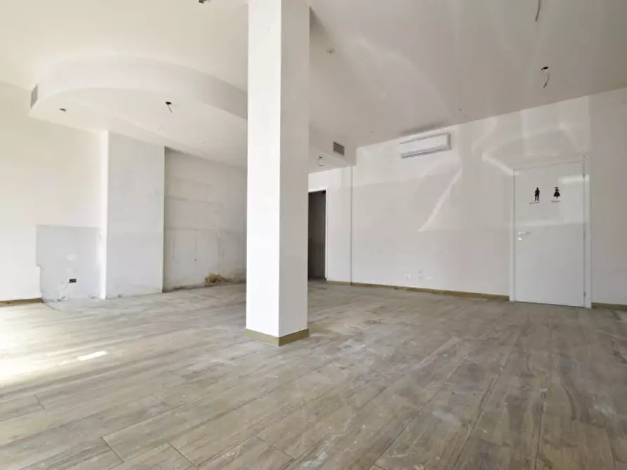 Immagine 5 di Negozio in affitto  in Via V. Betteloni 14 a Bussolengo