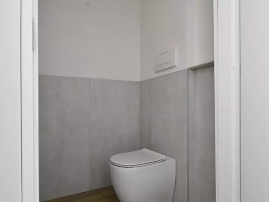 Immagine 9 di Negozio in affitto  in Via V. Betteloni 14 a Bussolengo