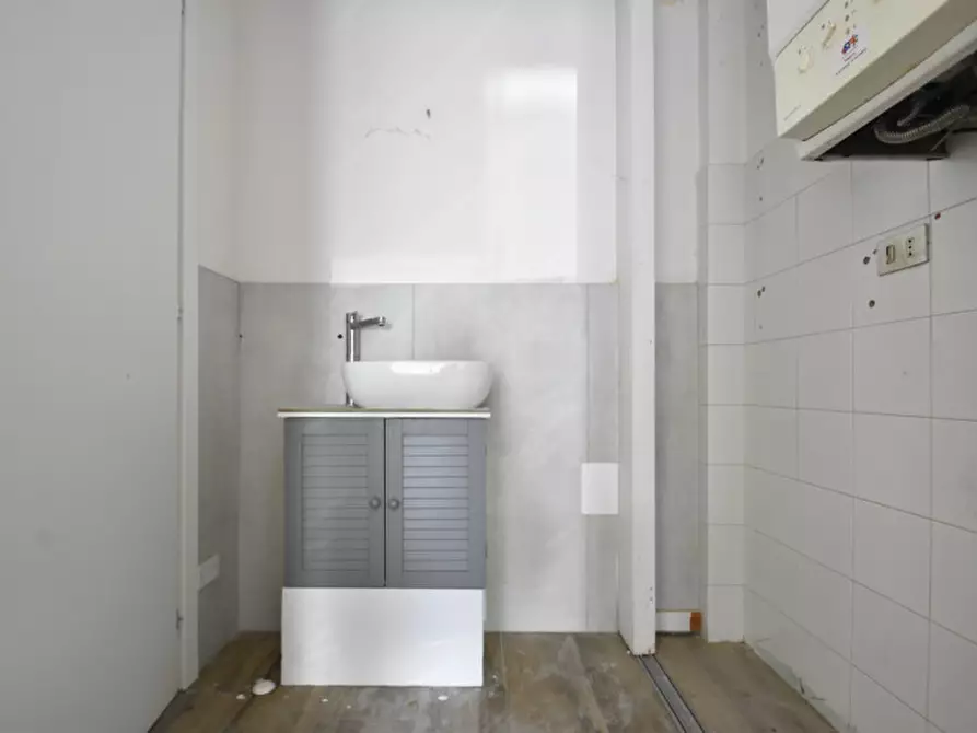 Immagine 10 di Negozio in affitto  in Via V. Betteloni 14 a Bussolengo