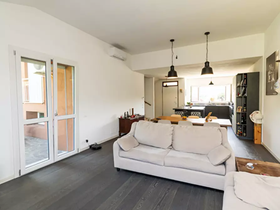 Immagine 2 di Villetta a schiera in vendita  in villaggio rododendro 10 a La Valletta Brianza