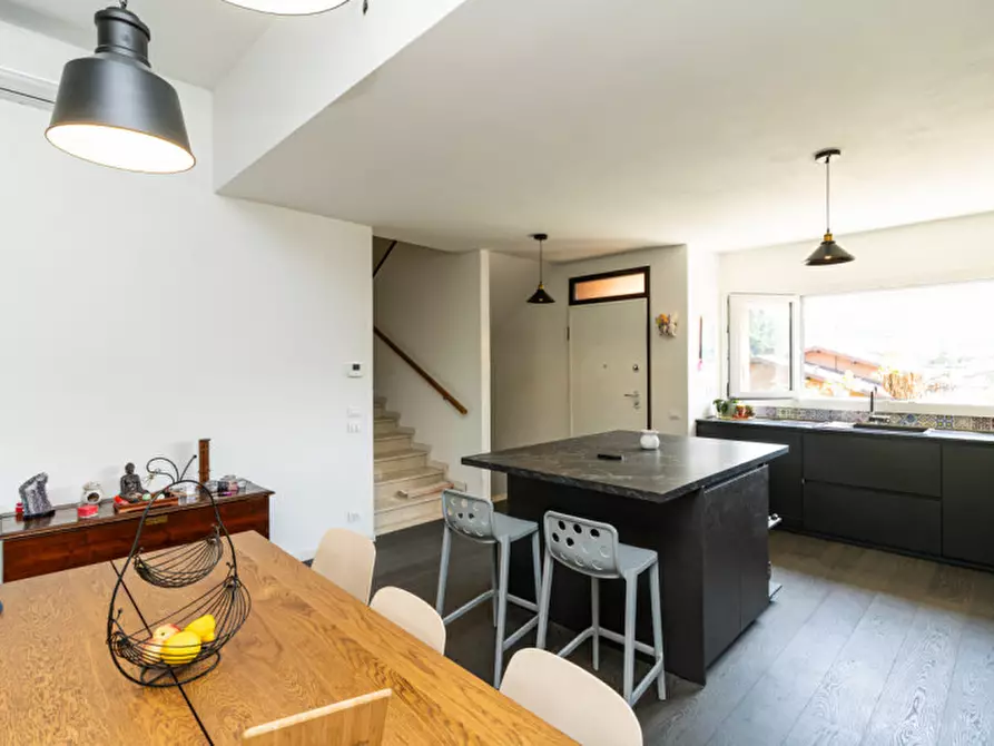 Immagine 4 di Villetta a schiera in vendita  in villaggio rododendro 10 a La Valletta Brianza