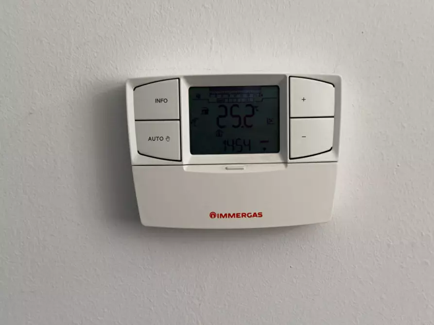 Immagine 63 di Villetta a schiera in vendita  in villaggio rododendro 10 a La Valletta Brianza