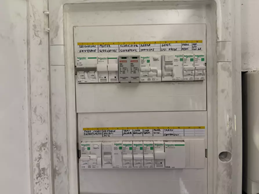 Immagine 67 di Villetta a schiera in vendita  in villaggio rododendro 10 a La Valletta Brianza