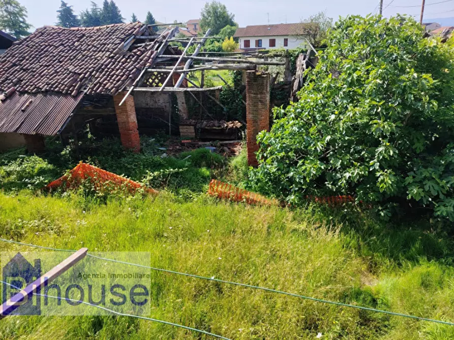 Immagine 15 di Rustico / casale in vendita  a Ponderano