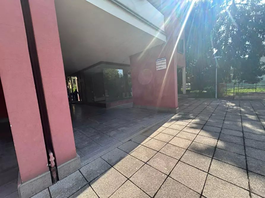 Immagine 2 di Negozio in vendita  in Piazzale Marchesi Lalatta a Sorbolo Mezzani