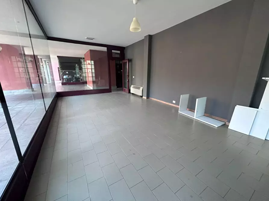 Immagine 6 di Negozio in vendita  in Piazzale Marchesi Lalatta a Sorbolo Mezzani