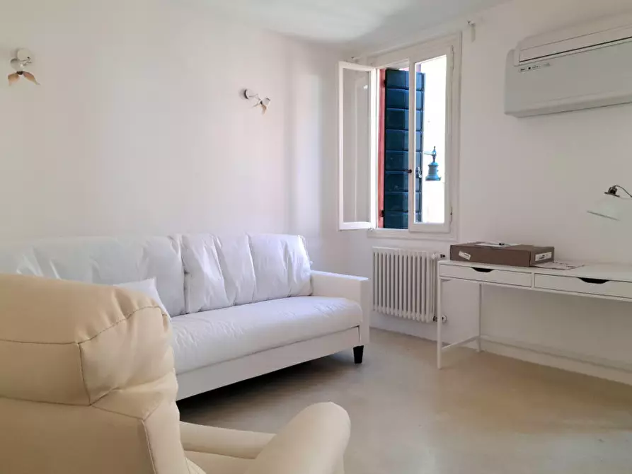 Immagine 6 di Palazzo in vendita  in sestriere san polo a Venezia