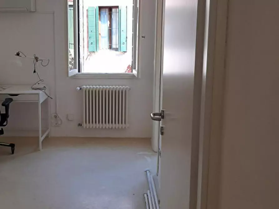 Immagine 9 di Palazzo in vendita  in sestriere san polo a Venezia