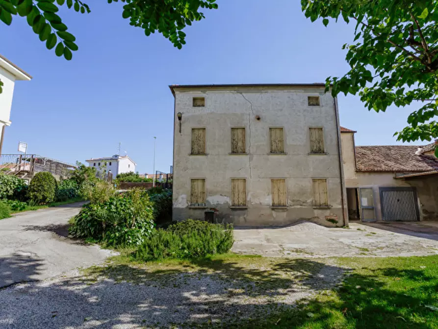 Immagine 2 di Palazzo in vendita  in Via Giuseppe Garibaldi, 5 a Bovolenta