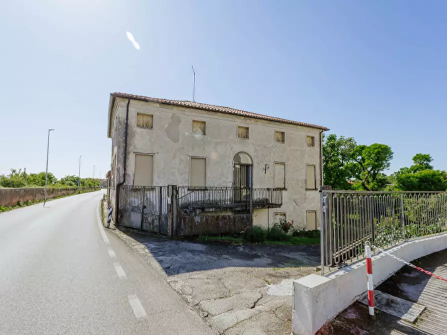 Immagine 4 di Palazzo in vendita  in Via Giuseppe Garibaldi, 5 a Bovolenta