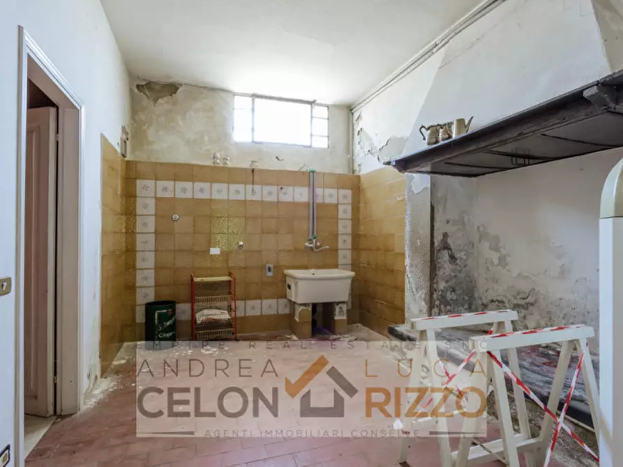 Immagine 7 di Palazzo in vendita  in Via Giuseppe Garibaldi, 5 a Bovolenta