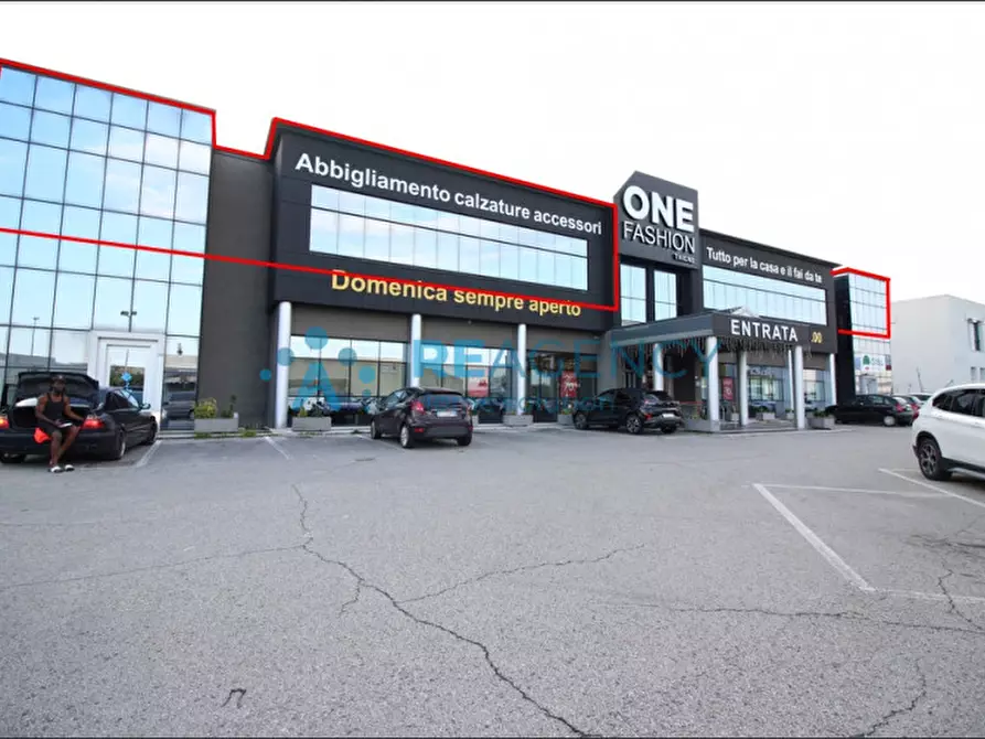 Immagine 4 di Ufficio in affitto  in Via Gombe a Thiene