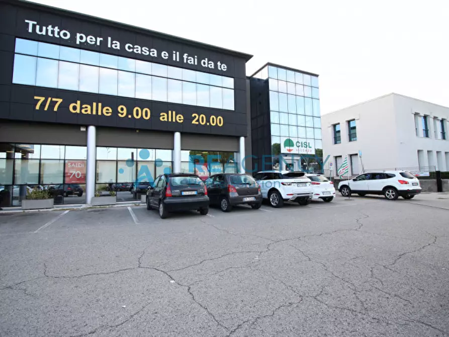 Immagine 7 di Ufficio in affitto  in Via Gombe a Thiene