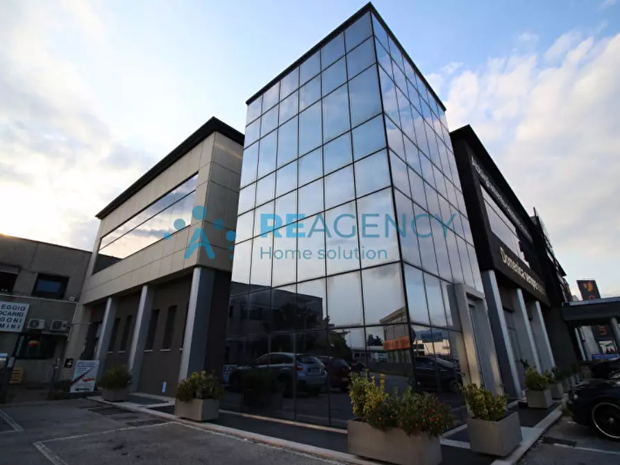 Immagine 13 di Ufficio in affitto  in Via Gombe a Thiene