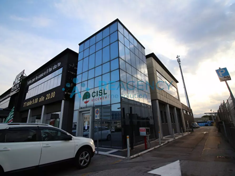 Immagine 16 di Ufficio in affitto  in Via Gombe a Thiene