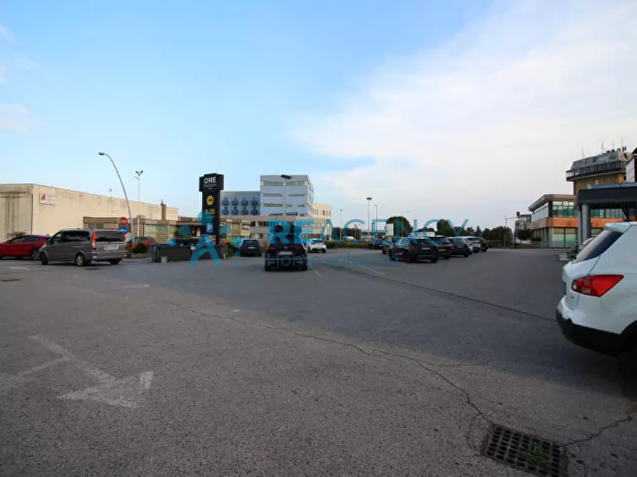 Immagine 17 di Ufficio in affitto  in Via Gombe a Thiene