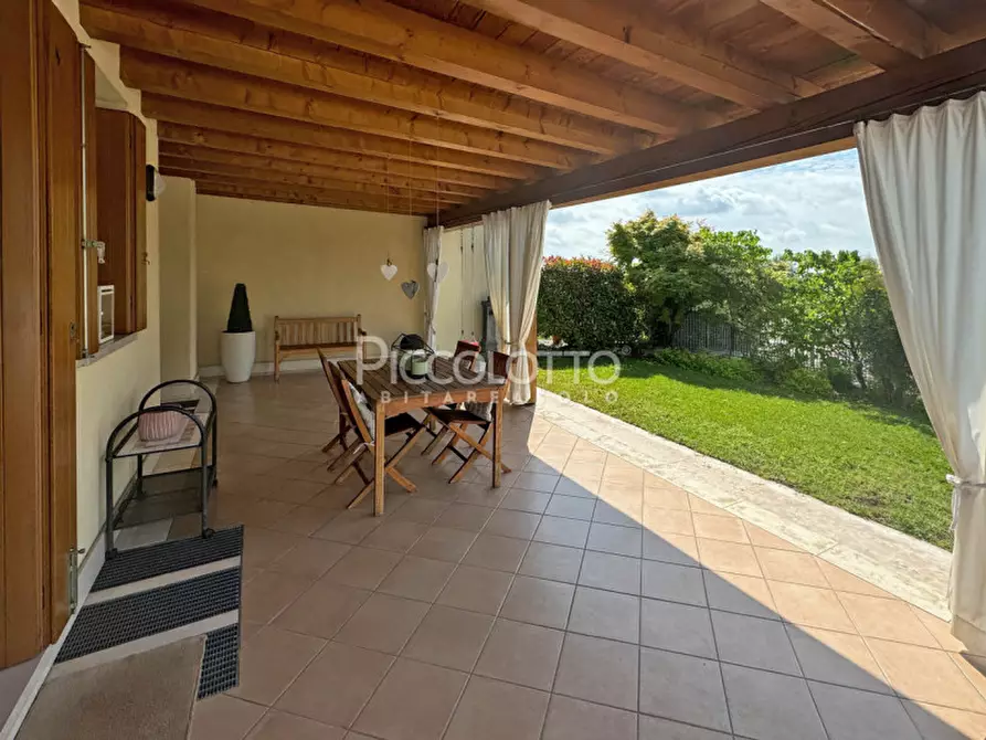 Immagine 3 di Casa bifamiliare in vendita  in via Fratta a Fonte