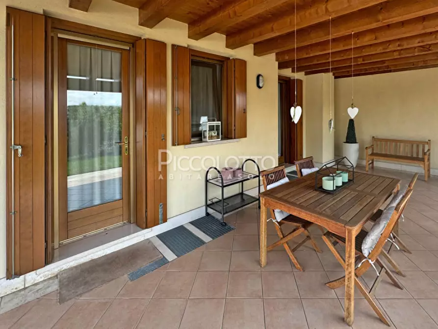 Immagine 4 di Casa bifamiliare in vendita  in via Fratta a Fonte