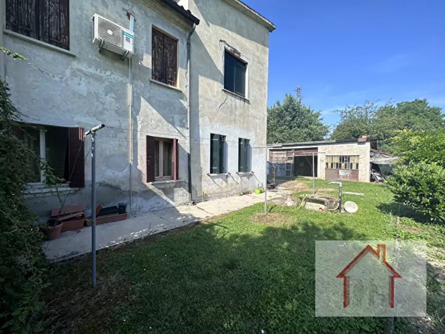 Immagine 2 di Casa bifamiliare in vendita  a Treviso