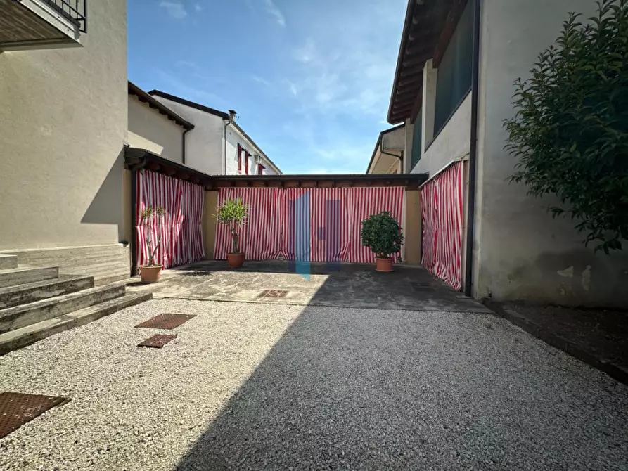 Immagine 4 di Attività commerciale in vendita  a Casalmoro