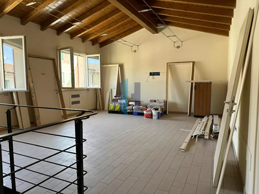 Immagine 7 di Attività commerciale in vendita  a Casalmoro