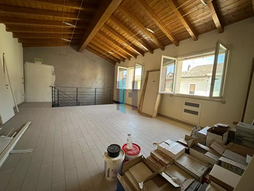Immagine 9 di Attività commerciale in vendita  a Casalmoro