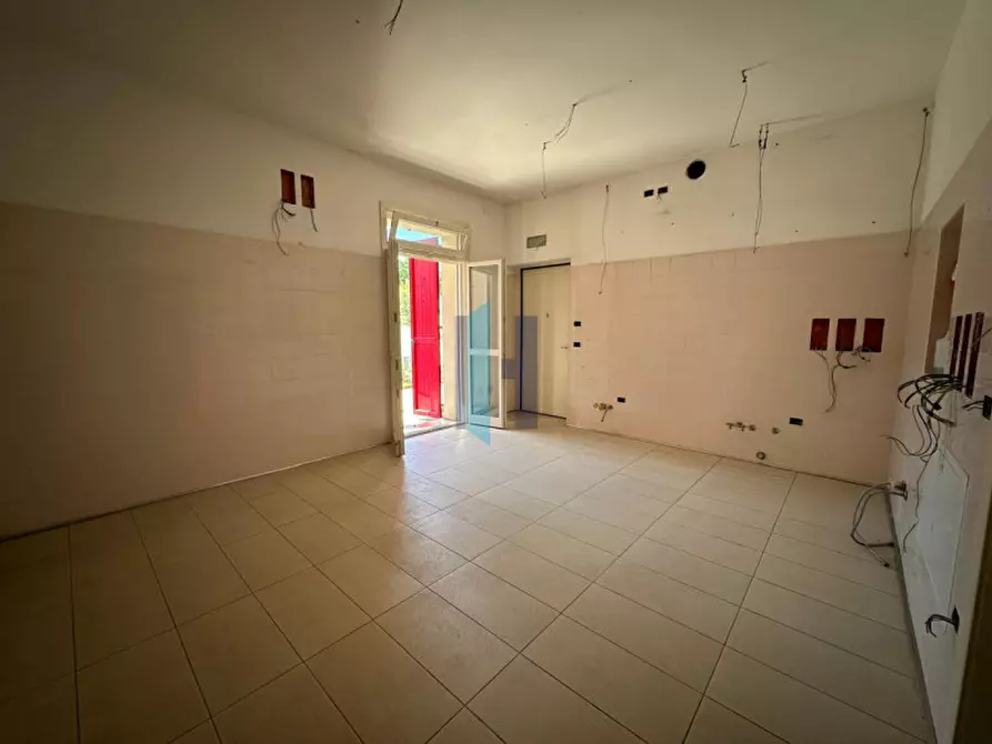 Immagine 10 di Attività commerciale in vendita  a Casalmoro