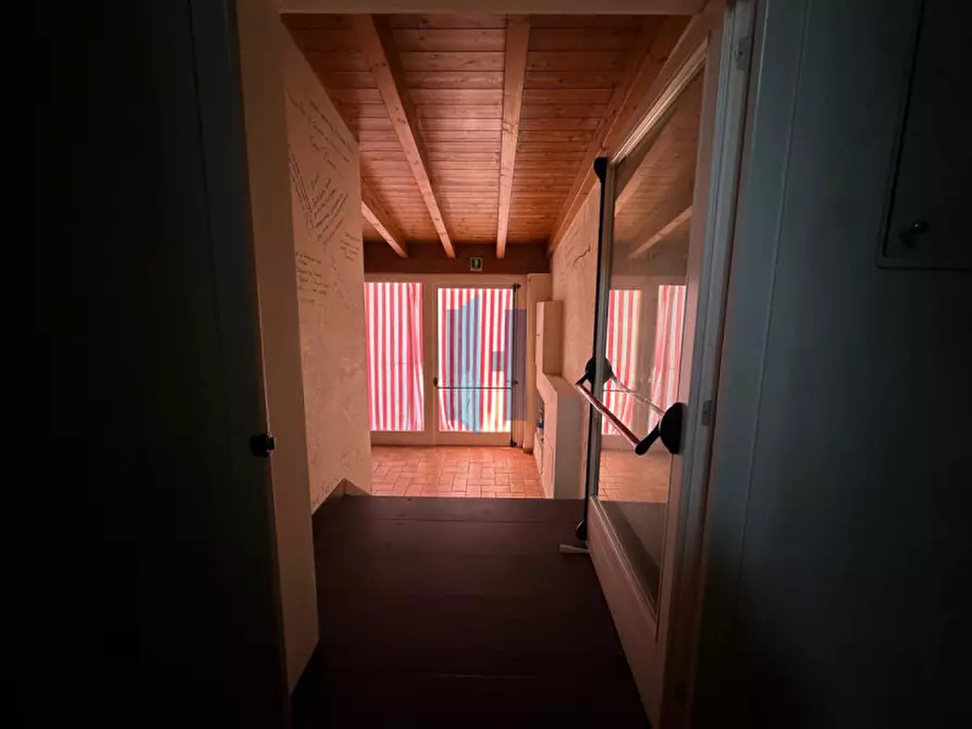 Immagine 14 di Attività commerciale in vendita  a Casalmoro