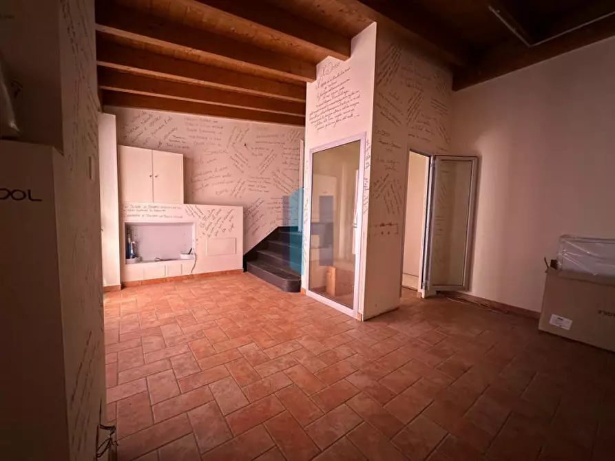 Immagine 16 di Attività commerciale in vendita  a Casalmoro