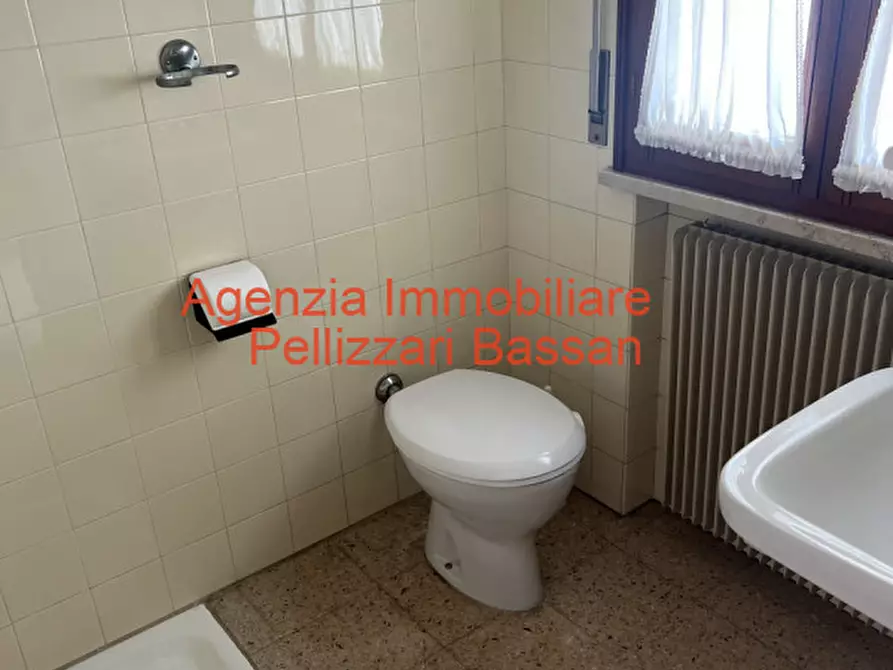 Immagine 18 di Villa in vendita  a Volpago Del Montello