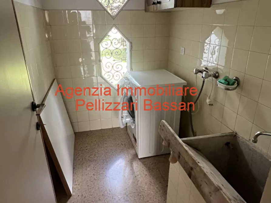 Immagine 19 di Villa in vendita  a Volpago Del Montello