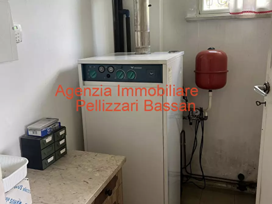 Immagine 30 di Villa in vendita  a Volpago Del Montello