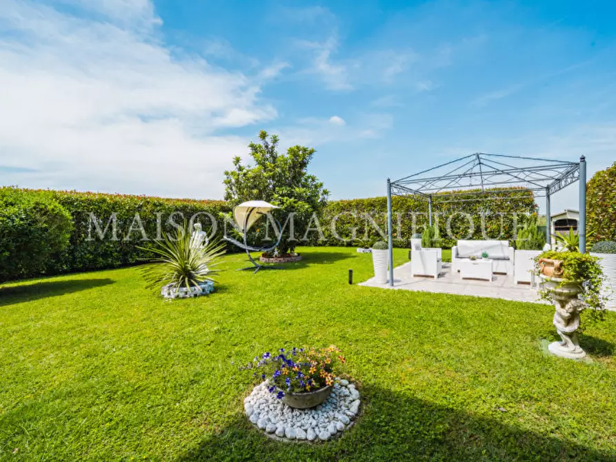 Immagine 1 di Villetta a schiera in vendita  in Via Tracchi a Poggio Renatico