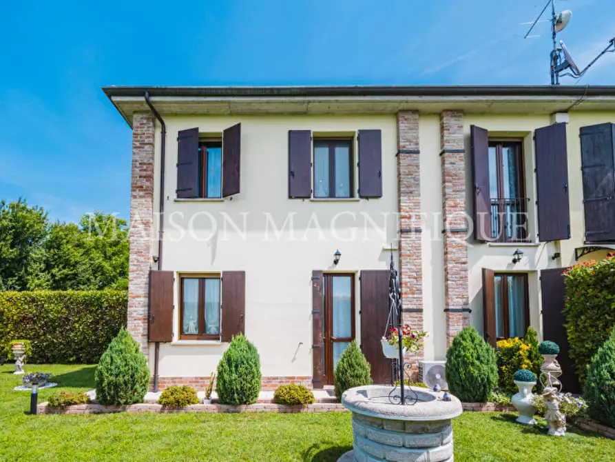 Immagine 2 di Villetta a schiera in vendita  in Via Tracchi a Poggio Renatico