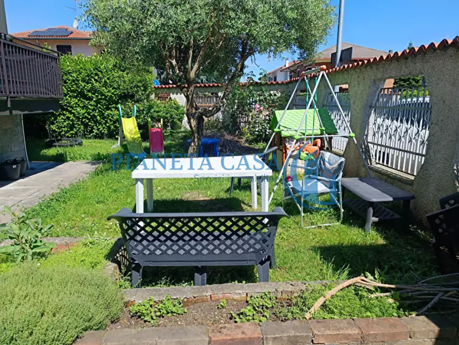 Immagine 13 di Appartamento in vendita  in via Capri 27 Pregnana Milanese a Pregnana Milanese