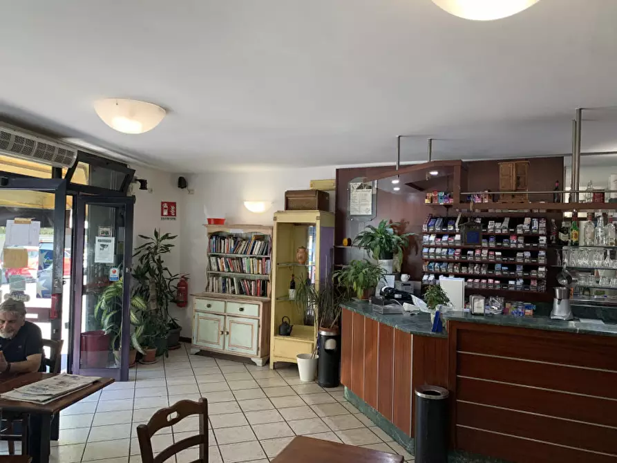 Immagine 1 di Attività commerciale in vendita  in VIA DELLA VILLA DEMIDOFF a Firenze