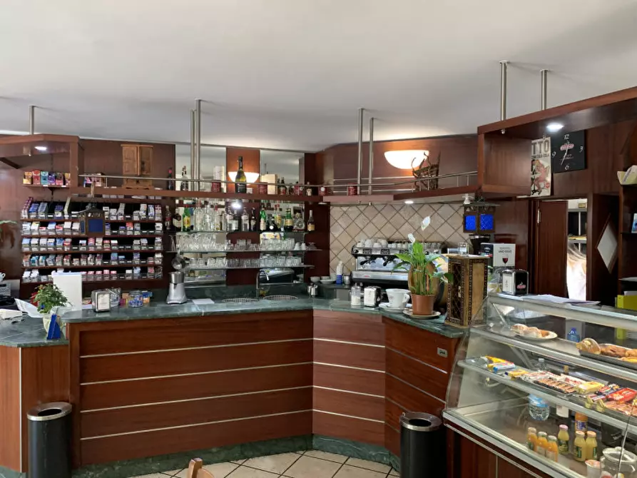 Immagine 3 di Attività commerciale in vendita  in VIA DELLA VILLA DEMIDOFF a Firenze